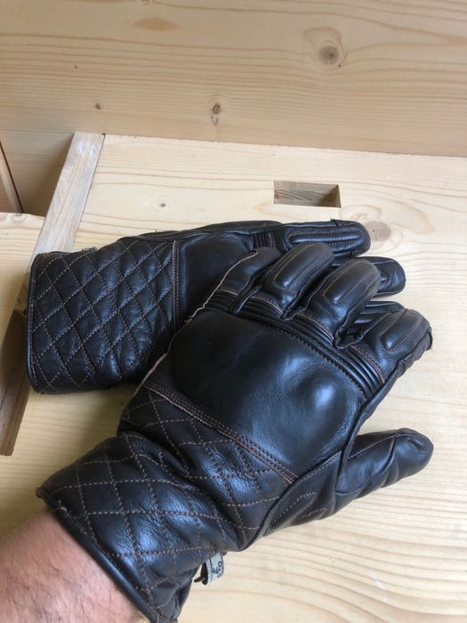 Luvas de mota em pele castanha