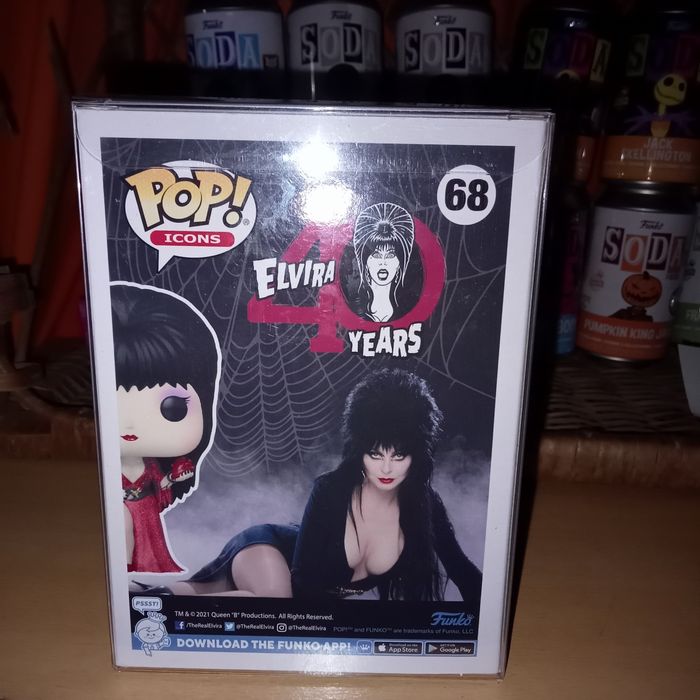 Funko pop soda Elvira diamond glitter