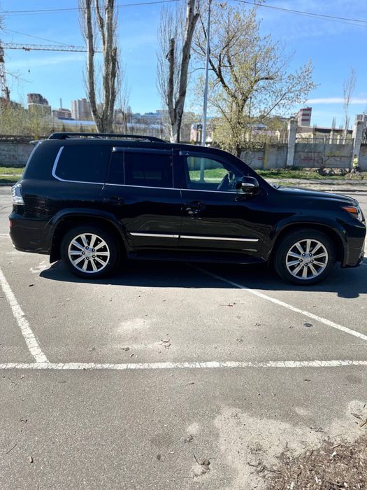 Шикарний  Lexus LX 570!