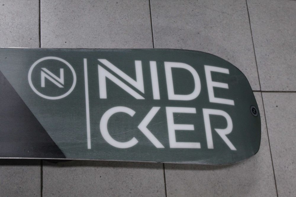 Deska Snowboard NIDECKER PLAY 159 cm + Wiązania RIDE C-9 (r. 2023/2024