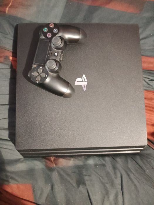 Konsola PlayStation 4 pro