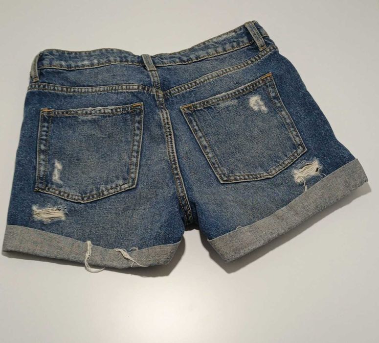 Jeansowe szorty Divided z przetarciami rozmiar 34 (H&M)