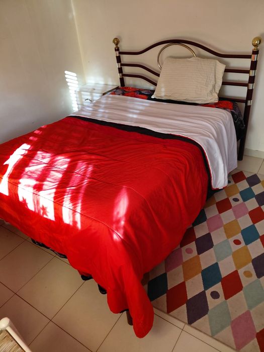 Quarto para arrendar em camarate