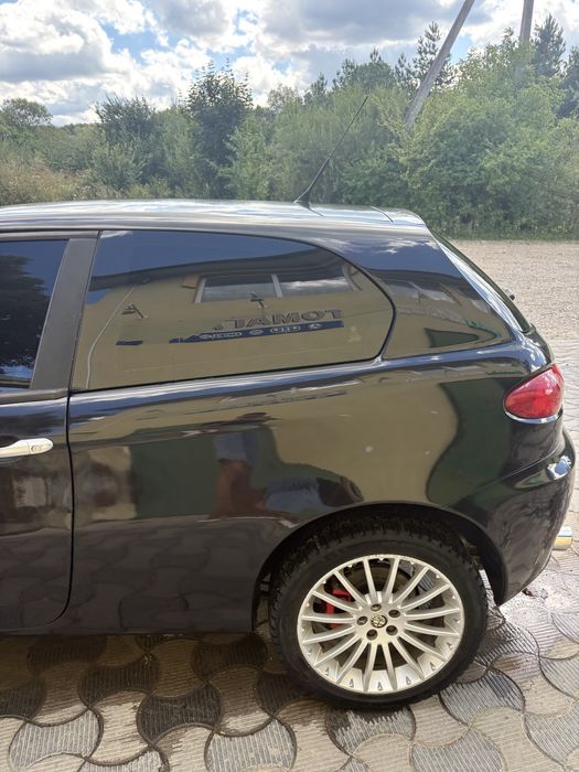 Продам Alfa Romeo 147 1.6