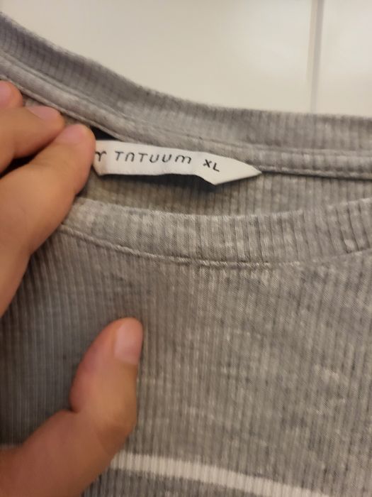 Szara bluzka w paski. XL Tatuum