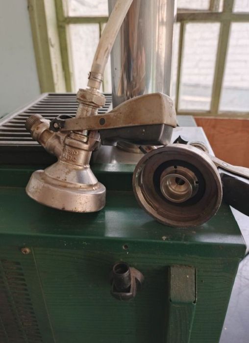 Продам пивные охладители+фритюрница для ресторана и кафе.