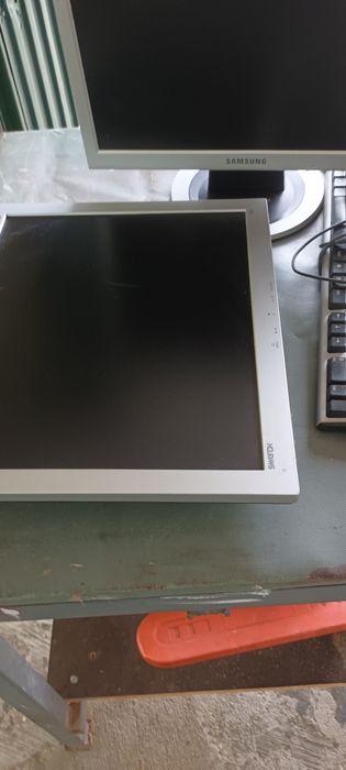 Material informático diverso