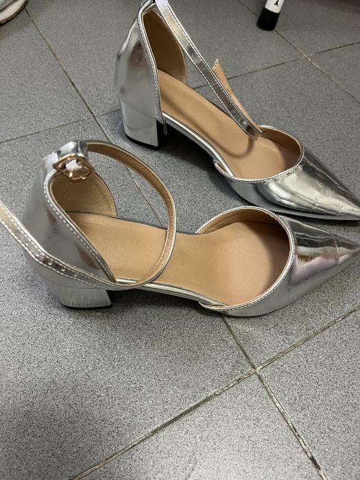 Sapatos cinza prata Shein,como novos,tacão médio,tamanho 37,7€