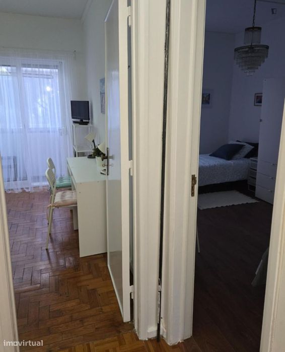 Cama - localizado em Amadora Lisbon