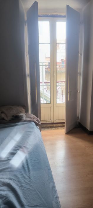 Quarto bem localizado bairro alto