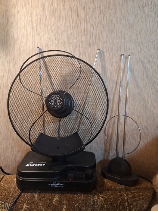 Продам кімнатну антену без підсилювача