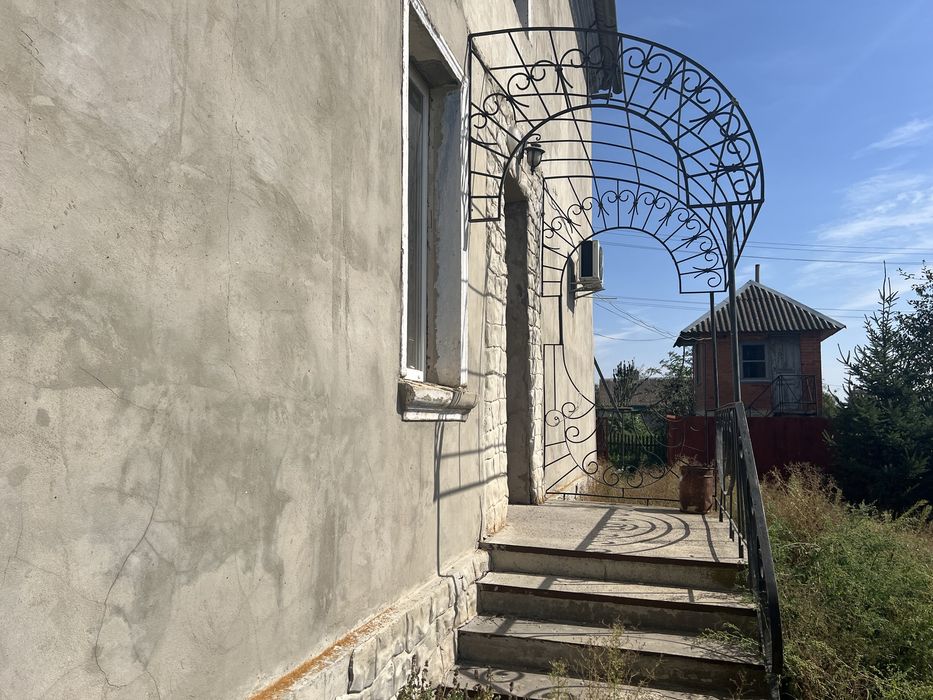 Будинок для багатодітної родини або реабілітаційний центр