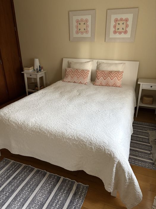 Cama de casal branca