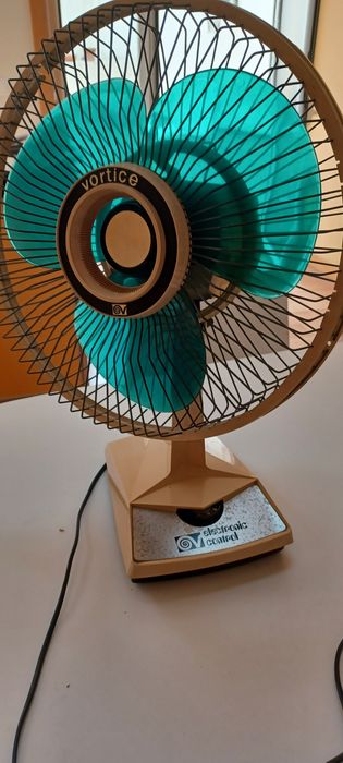 Ventoinha vintage anos setenta. Liga mas não funciona.