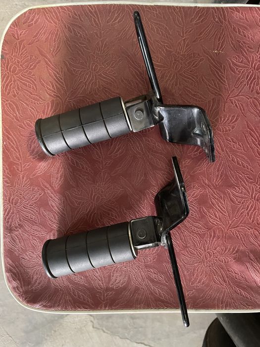 Подножки пассажира для Intruder c800