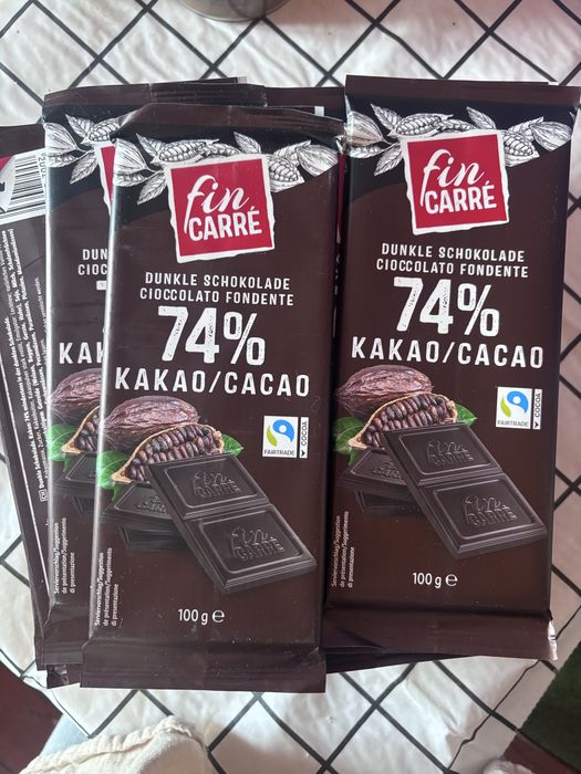 чорний шоколад Fin Carré — плитка з 74% какао