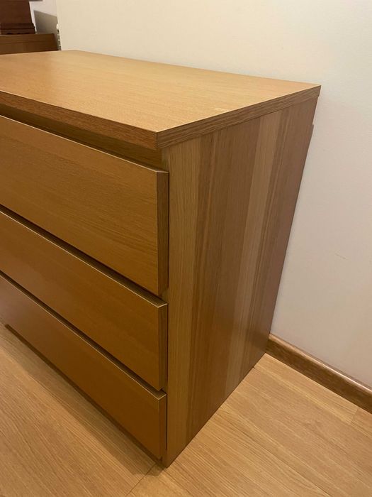 Cómoda com 3 gavetas