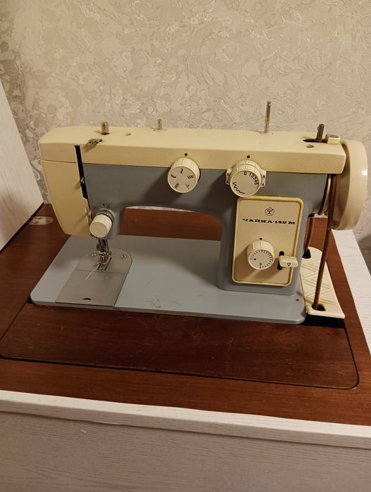 Швейна машинка Чайка 142 М