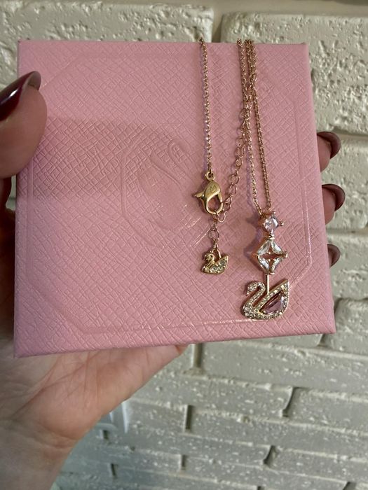 Кулон Swarovski Dazzling Swan Pink Rose Gold