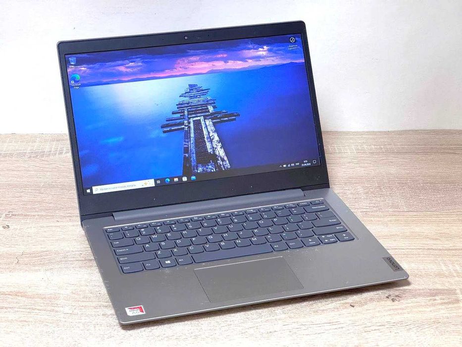 Lenovo IdeaPad Slim 1-14AST-05 14" • AMD • 4GB RAM • 64GB eMMC • Windows 10Pro