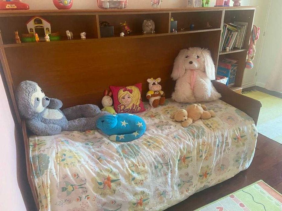 Mobilia Quarto com 2 camas sem colchões