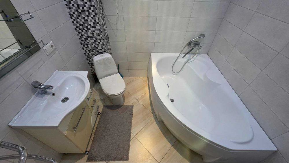 NN S4 Продам 1 комнатную квартиру новострой ремонт Гер. Харькова 131а