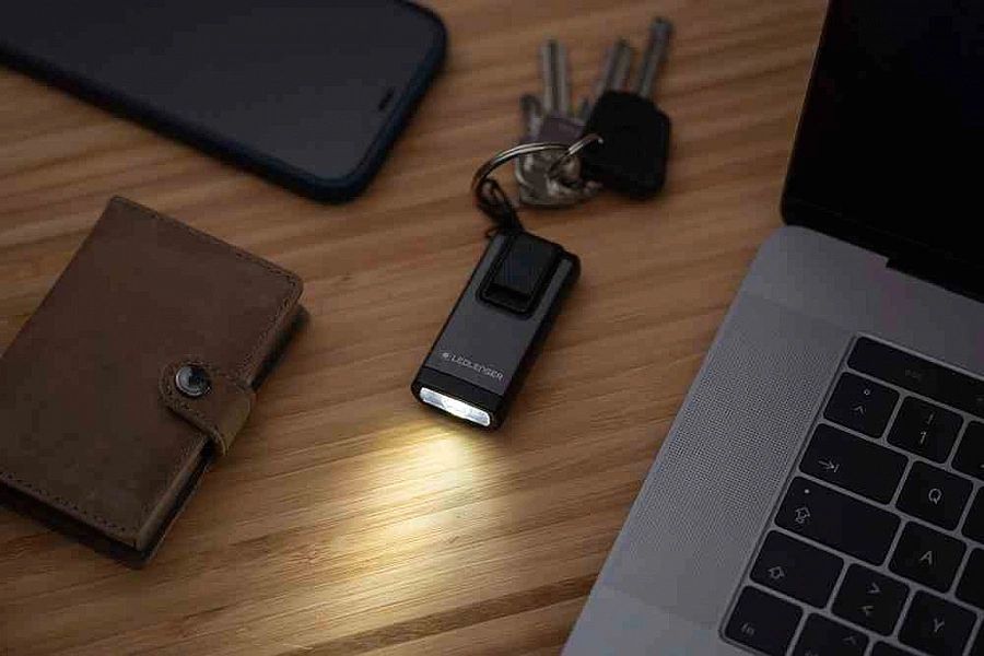 Latarka Ledlenser K6R USB z pamiecią 4GB szara
