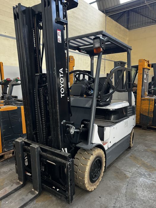 Empilhador Elétrico Toyota 3500kg Triplex