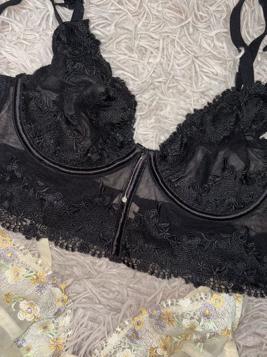 Мереживні бюстгальтери