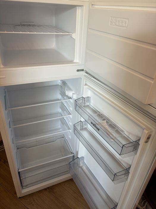 Продам холодильник vestfrost