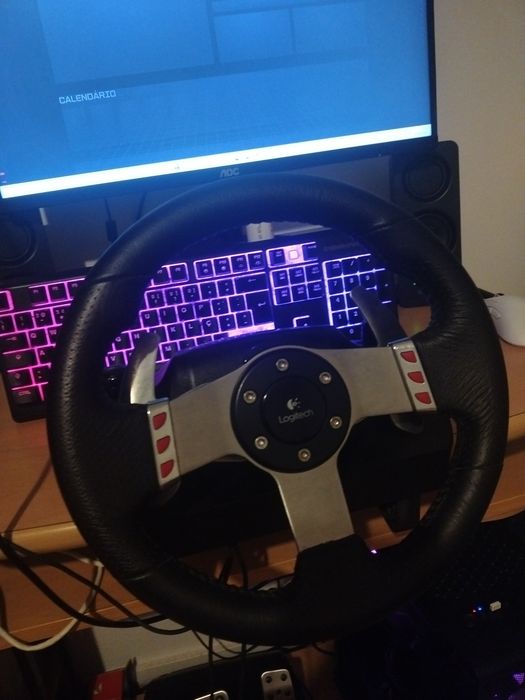 Vendo volante Logitech g27 ou troco por iPhone