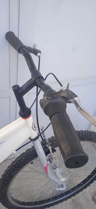 Bicicleta montanha roda 26 6V. Impecável