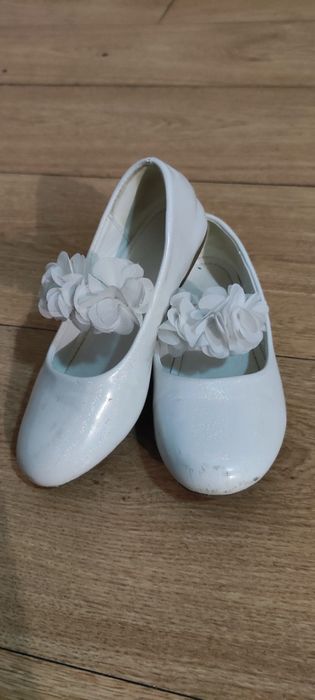 Białe buty dziewczęce roz 29