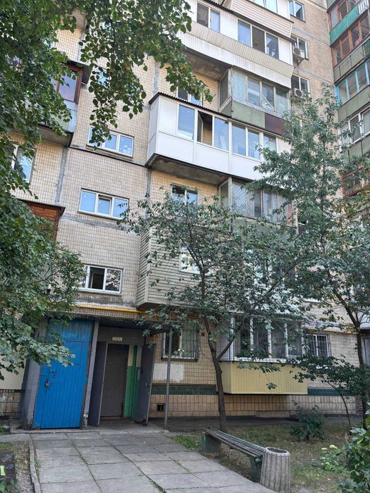 Без комісіі,  Продаж по всім державним програмам за гривню. Продаж 4-х кімнатноі, Березняки, пр-т Тичини,21