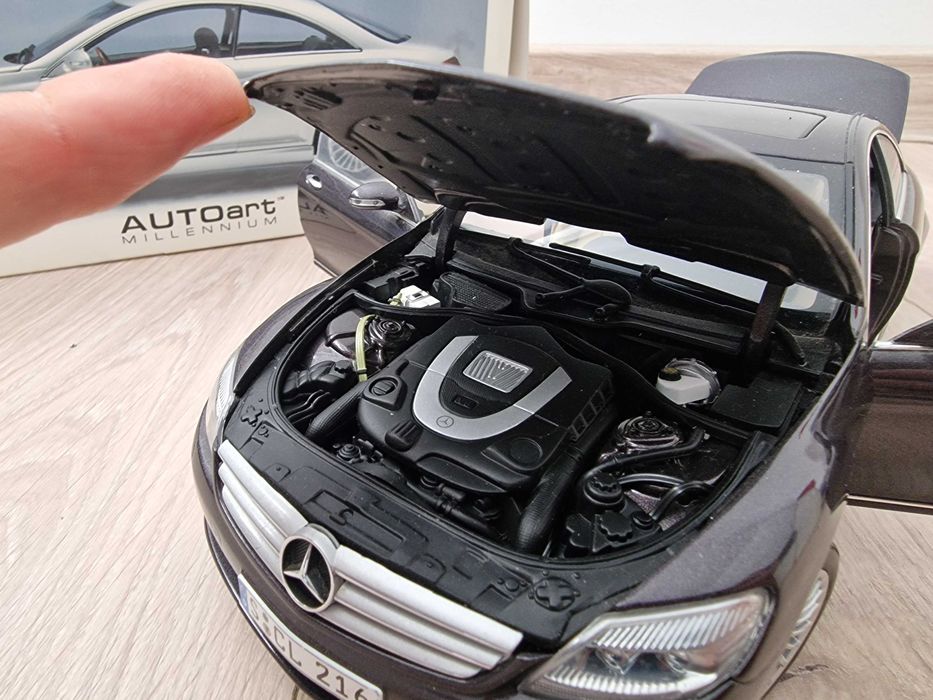 Model Mercedes CL-Klasse w216 Autoart 1:18 rzadki kolor.