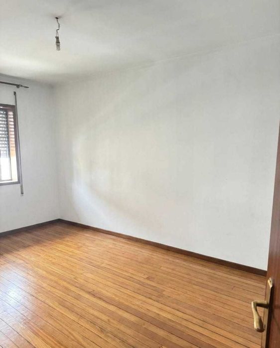 Arrenda-se T3 , com garagem