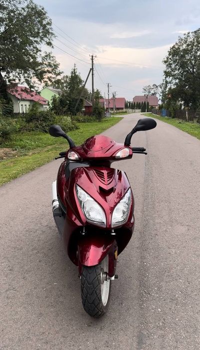 Продам скутер YBEN150 кубів