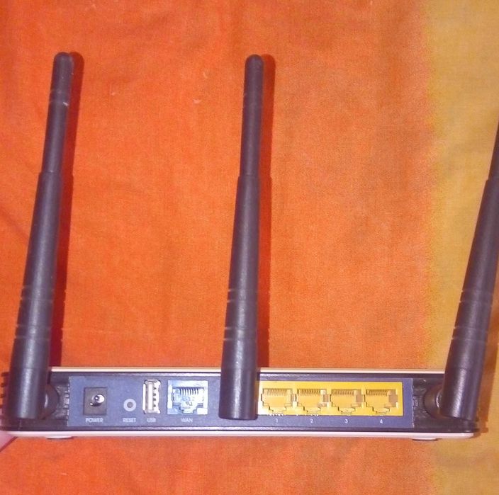 Wi-Fi роутер TP-Link TL-WR1043ND 300 Мб/с (1Gbit/s+USB Eth 1000 Мбіт/с