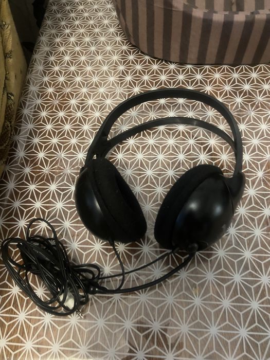 Наушники  для компютера и клавиатура в хорошоем состояниии