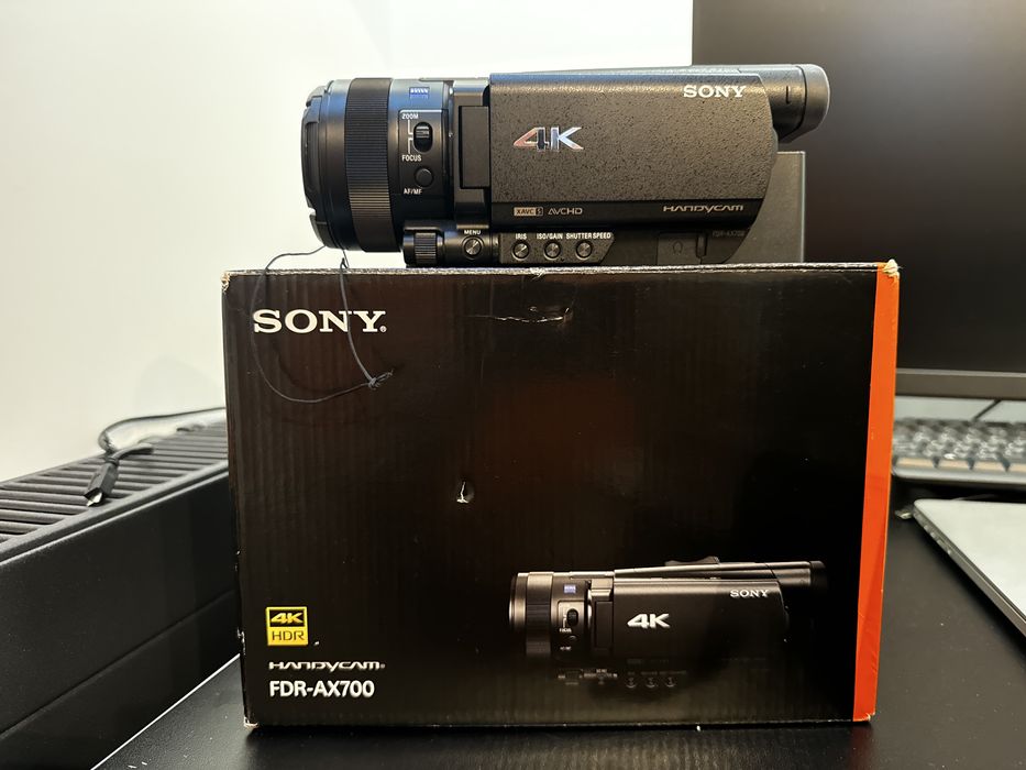 Kamera sony AX700