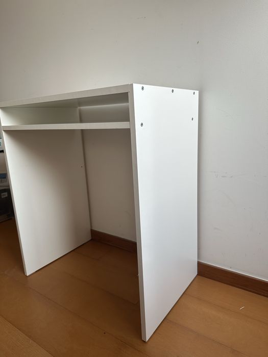 Secretária IKEA TORALD