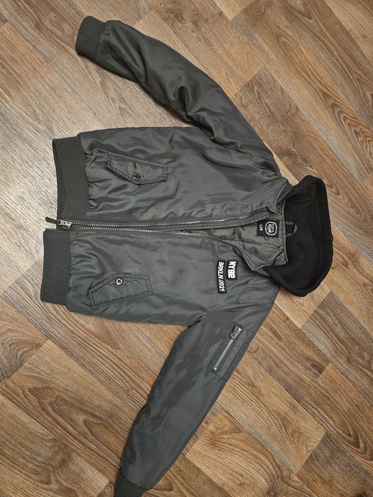 Kurtka pilotka z kapturem