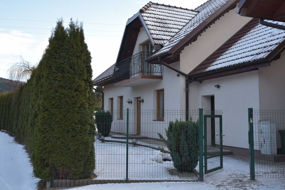 Dom w Stróży wraz z garażem