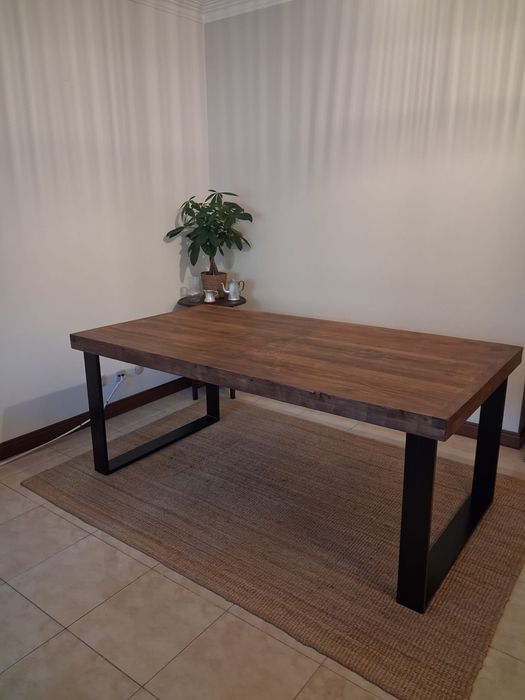 Mesas artesanal feita na medida pretendida