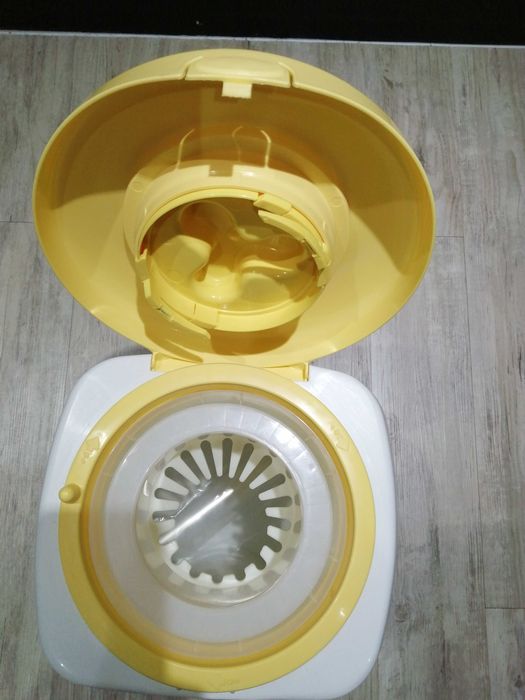 Caixote para fraldas em óptimo estado, com sacos