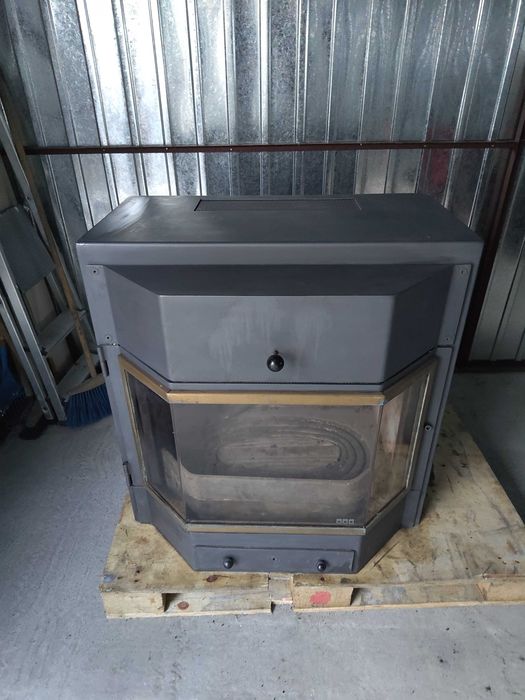 Piec kominek z płaszczem wodnym 45kW używany