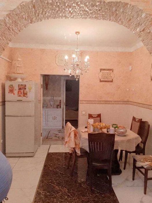 Продам гарний будинок з ремонтом в районі Масани