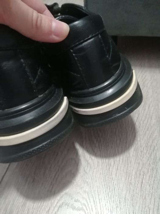 Продам кросівки мешти жіночі
