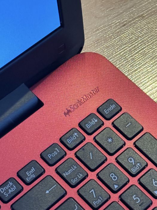 Продам ноутбук asus r556l