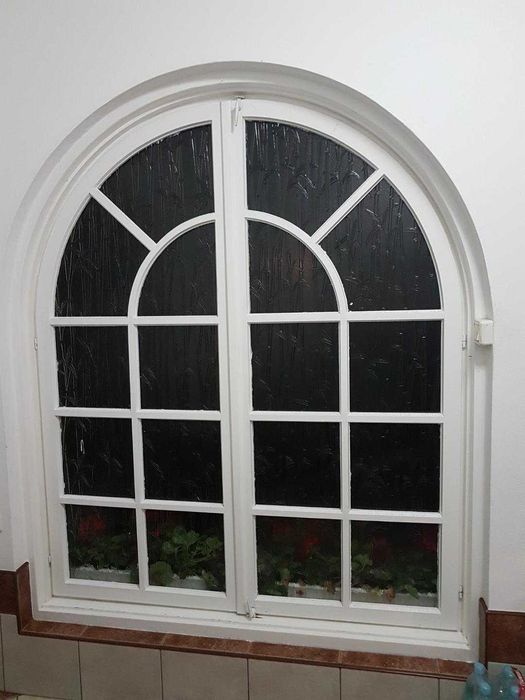 Okno, drzwi, drewniane łukowe półokrągłe lite drewno sosnowe